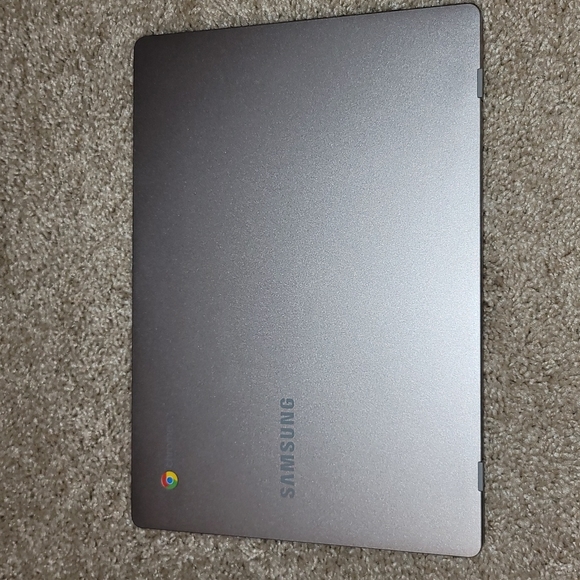 BRAND NEW Samsung Chromebook - Picture 7 of 10